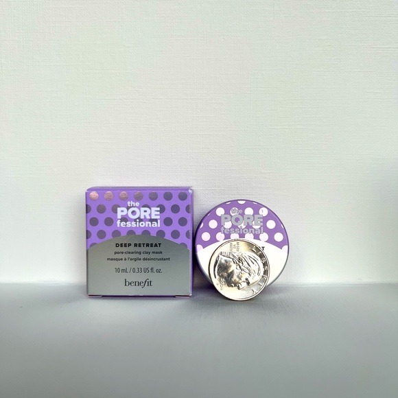 Benefits cosmetics bag and deluxe samples. - Picture 6 of 10